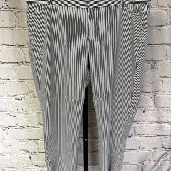 GAP Monochrome Striped Cropped Pants - Picture 1 of 5
